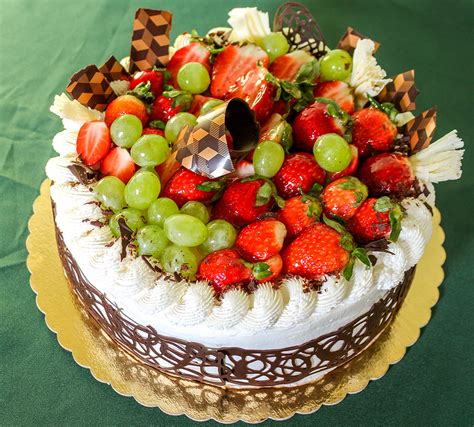 Ovocné dorty | Cukrárna Karamel - svatební dorty ...