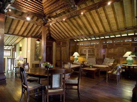 Seluruh desain interior maupun eksterior rumah hang tuah menonjolkan sisi klasik yang elegan. 7 Inspiring Design of a Beautiful and Exotic Javanese Home ...