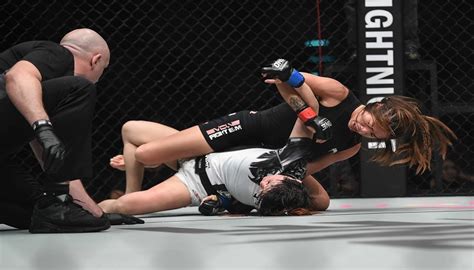 Angela Lee Retains One Womens Atomweight Championship With Tko Over Jenny Huang