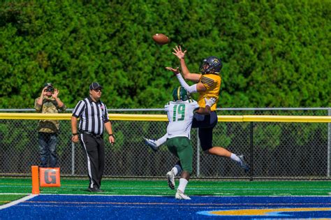 Zenfolio Umass Dartmouth Athletics 9 3 Vs Husson