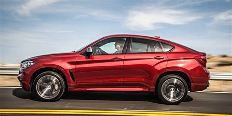 Although it looks much the same as last year's model, the sheet metal is, in fact, new and this luxury crossover is slightly longer, taller and wider. 2015 BMW X6 : Pricing and specifications - Photos (1 of 5)