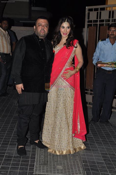 sophie chaudhary at soha ali khan and kunal khemu s wedding reception in mumbai on 25th jan 2015