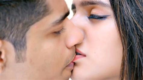 priya prakash varrier kiss roshan abdul rauf in oru adaar love youtube