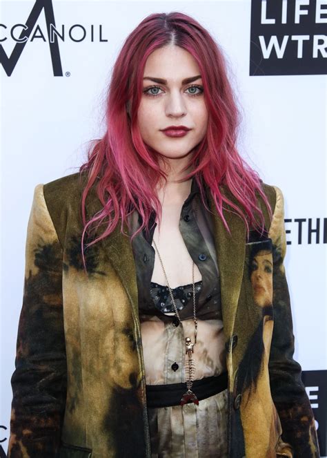 Frances bean cobain (born august 18, 1992) is the only child of nirvana frontman, kurt cobain and courtney love. Frances Bean Cobain - The Daily Front Row Fashion Awards ...