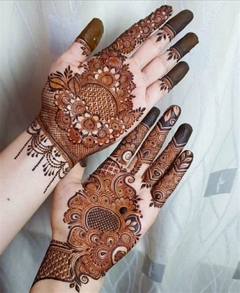 Round Mehndi Designs For Hands You Should Definitely Try In 2020