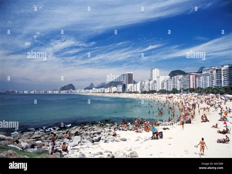 brazil beach bikini copacabana banque de photographies et d images à haute résolution alamy