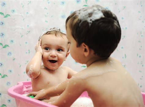 Baby dove tip to toe wash sensitive moisture best baby soap for eczema : Best Ways To Make Your Bathroom Kid Friendly | Techno FAQ