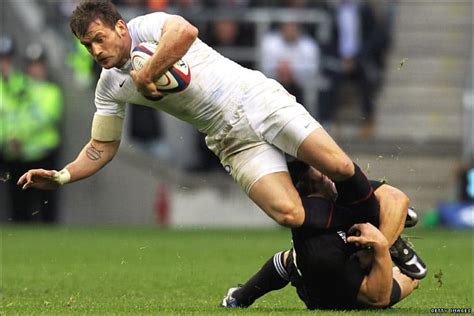 How To Rugby Tackle Someone Bigger Fluentrugby