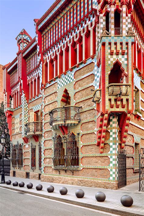 Vibrant Photos Let You Explore Antoni Gaudís Colorful ‘casa Vicens In
