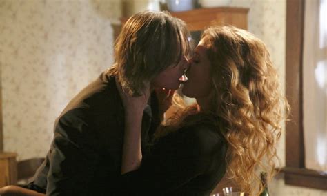Photos Of Once Upon A Times Wicked Witch And Rumpel Kissing In
