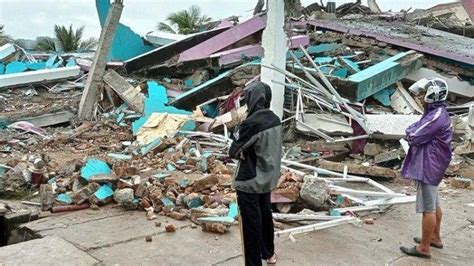Gempa terkini di wilayah indonesia dengan magnitudo lebih dari atau sama dengan 5.0. GEMPA DI SULBAR : 45 Korban Gempa Sulbar Meninggal Dunia, 2.000 Warga Mamuju dan Simboro ...