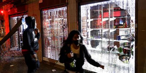 Luxury Stores Looted In Overnight Protests In Nyc As De Blasio Says