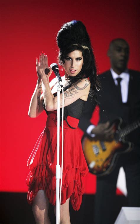 Better Times Amy Winehouse S 25 Most Memorable Moments Artofit