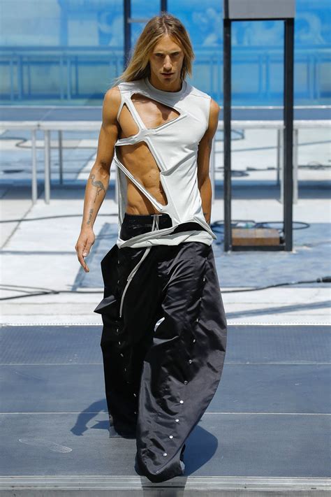 Rick Owens New Collection Is The Most Confusing Thing You Ll See Today Satisfashion Uganda
