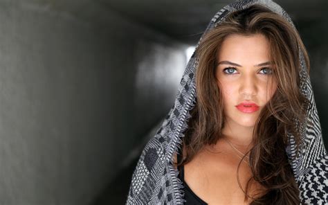 2880x1800 Desktop Background Danielle Campbell Coolwallpapers Me