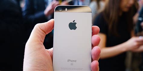 Nový Iphone Se Bude údajně Až Příští Rok Applenovinkycz
