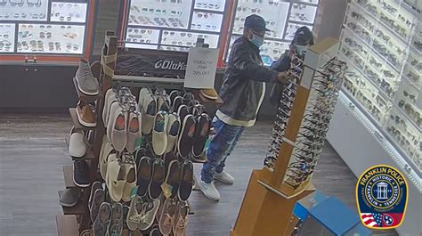 Police Ask For Help Identifying Couple Accused Of Stealing 2k In