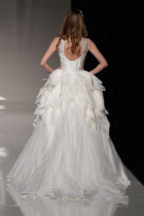 The ultimate destination for elizabeth stuart weddings, wedding dresses, bridal veils and more at up to 85% off. london 2013 wedding dress international bridal gowns ...