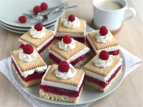Butterkekskuchen Mit Himbeeren Und Pudding