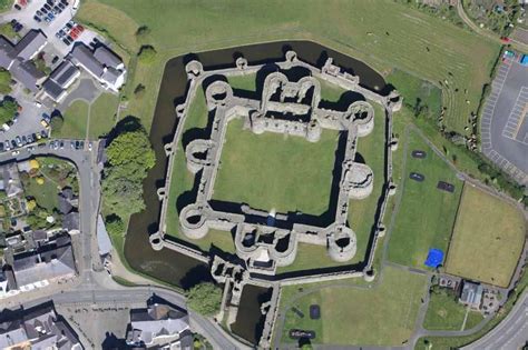 The Symmetry Of Beaumaris Castle Wales Roddlysatisfying