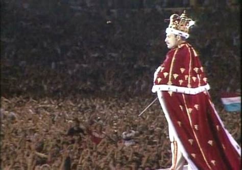 Треков в альбоме under pressure (live at wembley stadium / july 1986). Conciertos que hicieron historia: Queen- Live at Wembley ...