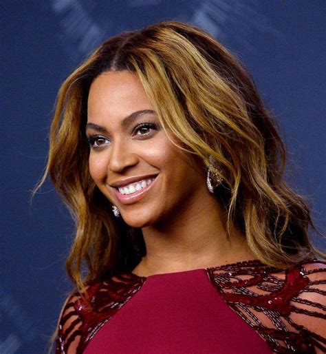 Le maquilleur de Beyoncé révèle le secret de ses cils XXL Citation travail Meilleures