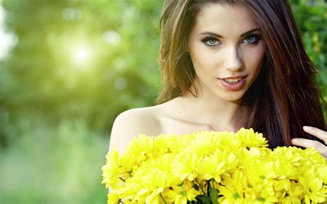 Bakgrundsbilder ansikte solljus kvinnor modell porträtt blommor långt hår brunett