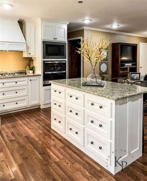 Sherwin williams colors collection deck complete paint colors. Kitchen Cabinets in Sherwin Williams Dover White - Painted ...