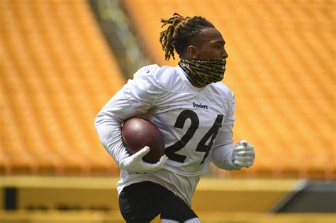 Benny Snells Body Transformation Is Turning Heads Steelers Now