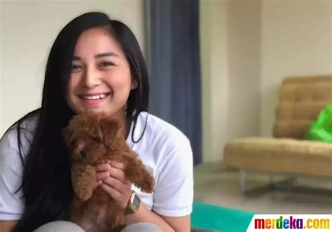 Foto Jarang Muncul Di Tv Ini 7 Potret Terbaru Juwita Anak Anisa