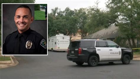 Texas Swat Officer Barricaded Gunman Killed In Shootout During Hostage Situation 2 Captives