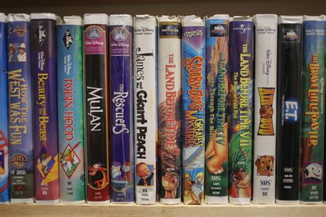 set of 8 disney vhs tapes movies