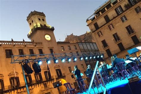 La bobina es el elemento móvil. Una semana de conciertos de viento metal con el ...