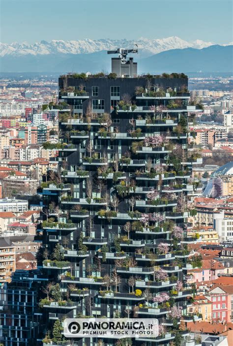 Bosco Verticale In Primavera Architettura Paesaggio Urbano