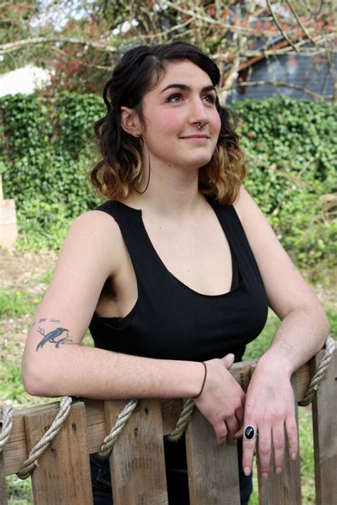 Hairy armpits is a page dedicated to all the girlfriends that love the way they are naturally! armpit hair - Poetry and Hums