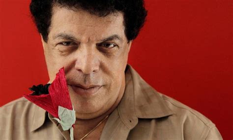 Cantor Com A Letra D