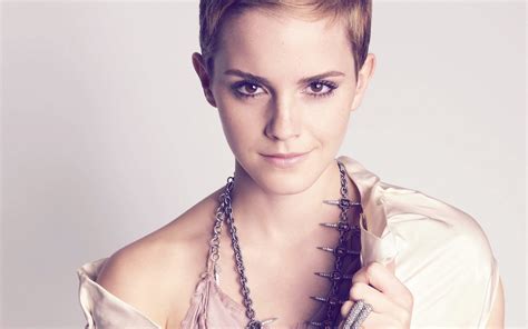 Hollywood Celebrities Emma Watson Profile Biography Pictures And