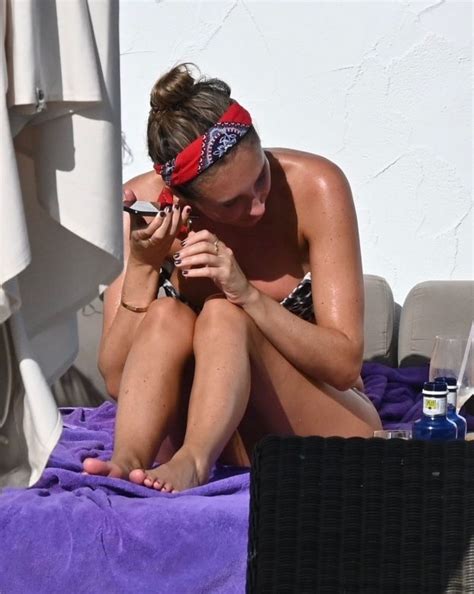 Megan Mckenna Enjoys A Sunny Day With Milly Mckenna On Holiday In Marbella 48 Photos