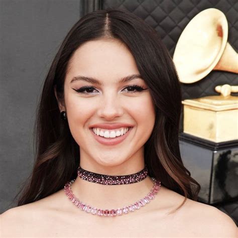 Olivia Rodrigo At The Grammy Awards 2022 Em 2022 Cantores Princesas