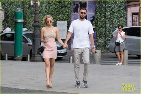 Jennifer Lawrence Cooke Maroney Hold Hands In Paris Photo 4126236