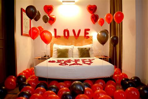 Room Decoration For Honeymoon Couple