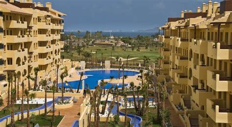 A 2 minutos del parque natural faro sabinal con su playa nudista. Apartamentos Serena Golf, Los Alcázares (Murcia) - Atrapalo.cl