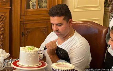 cake boss star buddy valastro begins training left hand to ice cake after bowling accident