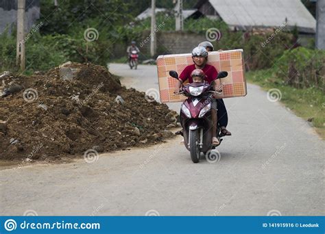Sapa, Lao Cai, Vietnam - 08 16 2014: Man With Family Carrying A ...