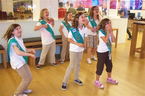 Huntington Beach Girl Scout Troop Earning Our Computer Fun Badge
