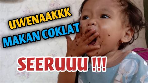 Lucunya Anak Kecil Makan Coklat Ayra Lagi Makan Coklat Youtube