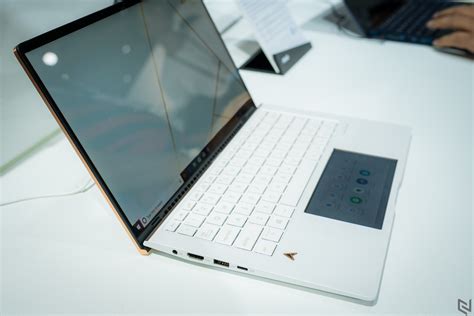 Asus Ra Mắt Laptop Zenbook Edition 30 Vỏ Da Mạ Vàng Kỉ Niệm 30 Năm