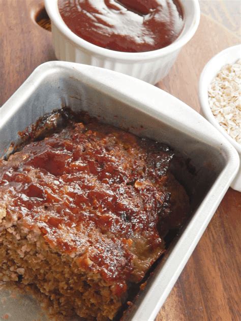 Simple to make and ready in less than an hour! Easy BBQ Meatloaf | Teaspoon of Goodness