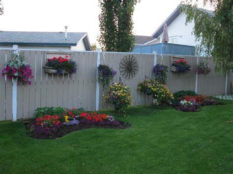 Statistically speaking, when planning their future this privacy fence ideas article wants to remind the readers that designing fence could be as living in small rural area with spacious front yard makes you wonder what kind of fence design. 038.JPG | Backyard landscaping designs, Backyard fences