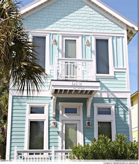 30 Exterior Beach House Colors 2022